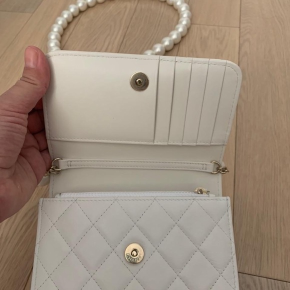 SOLD❌Chanel white mini wallet on the chain - Picture 6 of 7